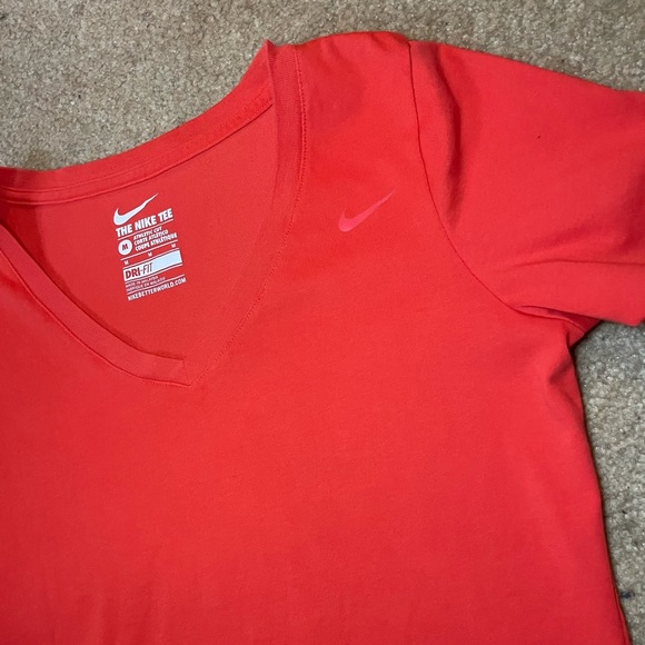 Nike Dri-fit tee - Picture 2 of 3